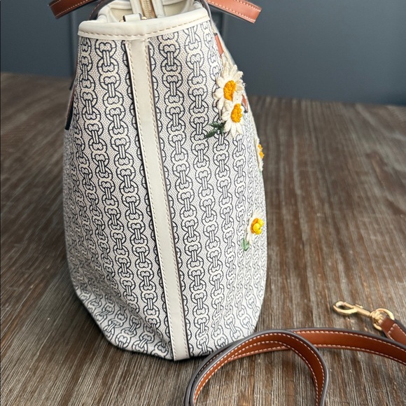 Tory Burch Gemini Link Daisy Appliqué small tote bag - Picture 4 of 14